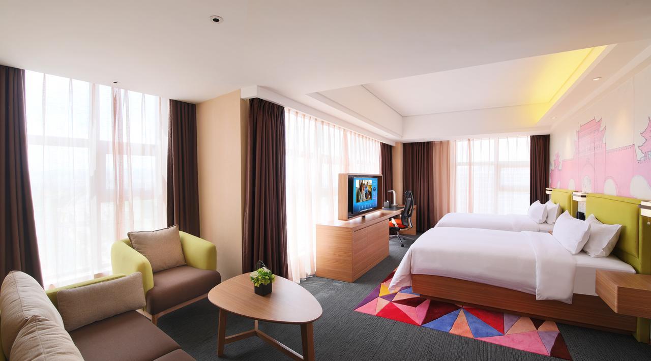 Qujing Hampton By Hilton Qujin Hotel מראה חיצוני תמונה